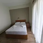 Kiparissis Apartman *