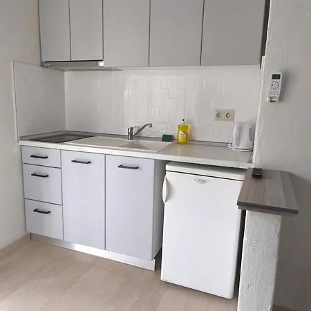 Apartament Kiparissis *